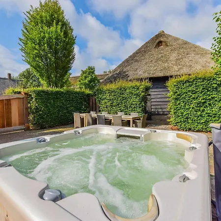Charming With Hot Tub Σπίτι διακοπών